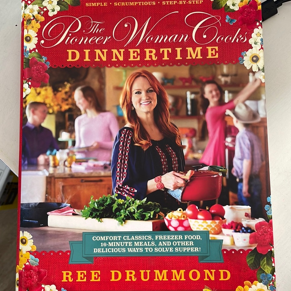 The Pioneer Woman Cooks Book 🖤